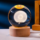 Luminária Bola de Cristal 3D Galáxia com Base de Madeira