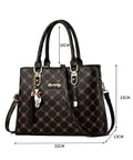 Bolsa Feminina Tote com Alça Transversal e Pingente