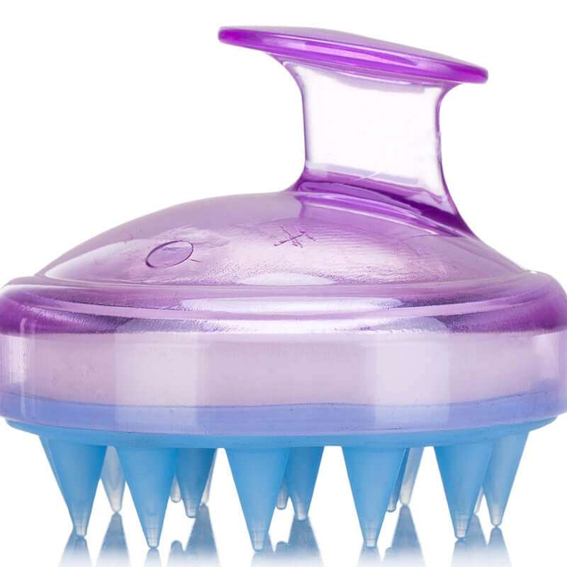 Massageador para couro cabeludo vermelho e azul com pontas flexíveis para uso durante a lavagem dos cabelos