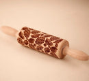 Rolo de textura com pinhos do outono para criar estampas decorativas e artesanais