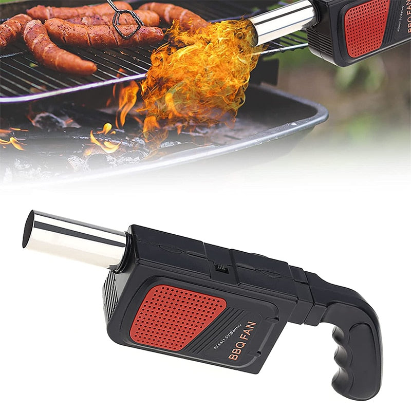 Ventilador portátil preto e vermelho para churrasco com bocal metálico e alimentação por quatro pilhas AA